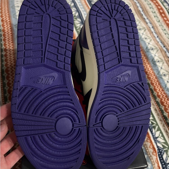 Air Jordan 1 high court purple size 9.5